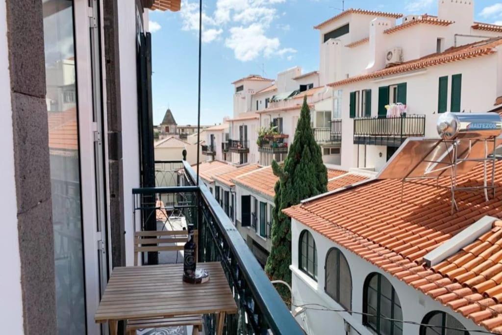 Primavera: Centre, Modern W/balcony Apartamento