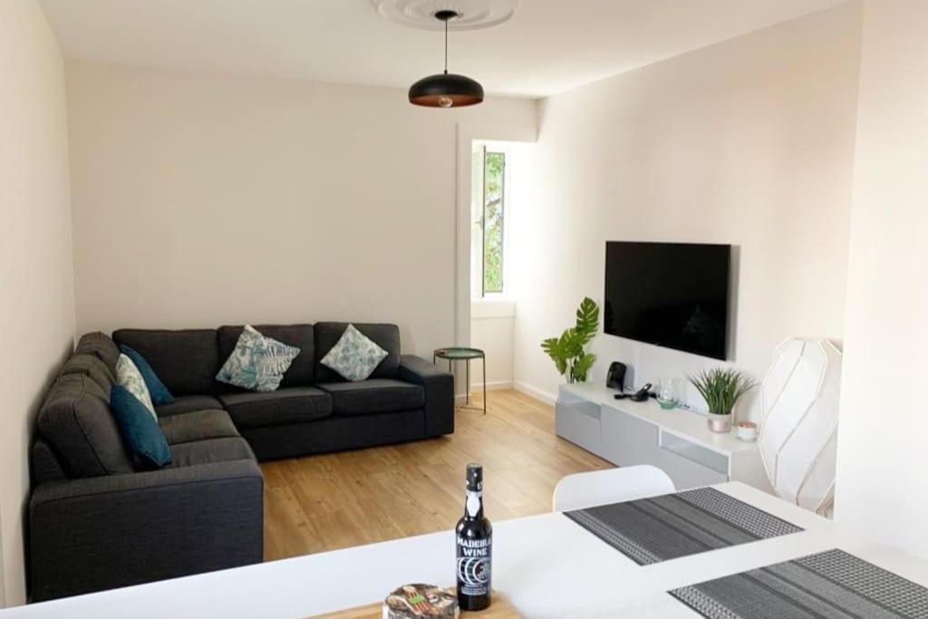 Primavera: Centre, Modern W/balcony Appartement Funchal (Madeira)